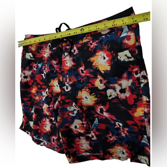 Rusty 16” Boardshorts Swim Trunks Mens Size 34 Multicolor - Picture 6 of 6